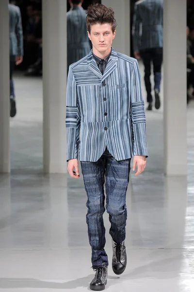 Look 8